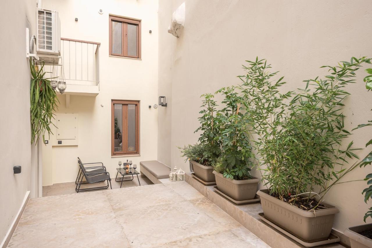 Apollonos 28 Luxury Suites Athens Exterior photo